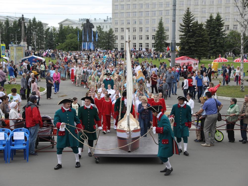 5 июня 2019 г. День города Архангельск. Праздник день города Архангельска. Праздник на площади. Архангельск день города 435 лет.