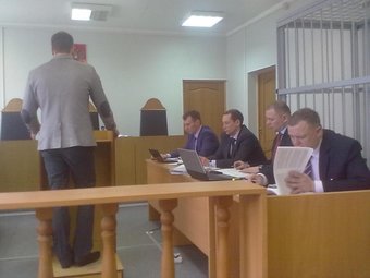 На фото Дмитрий Дорофеев выступает в качестве свидетеля. 